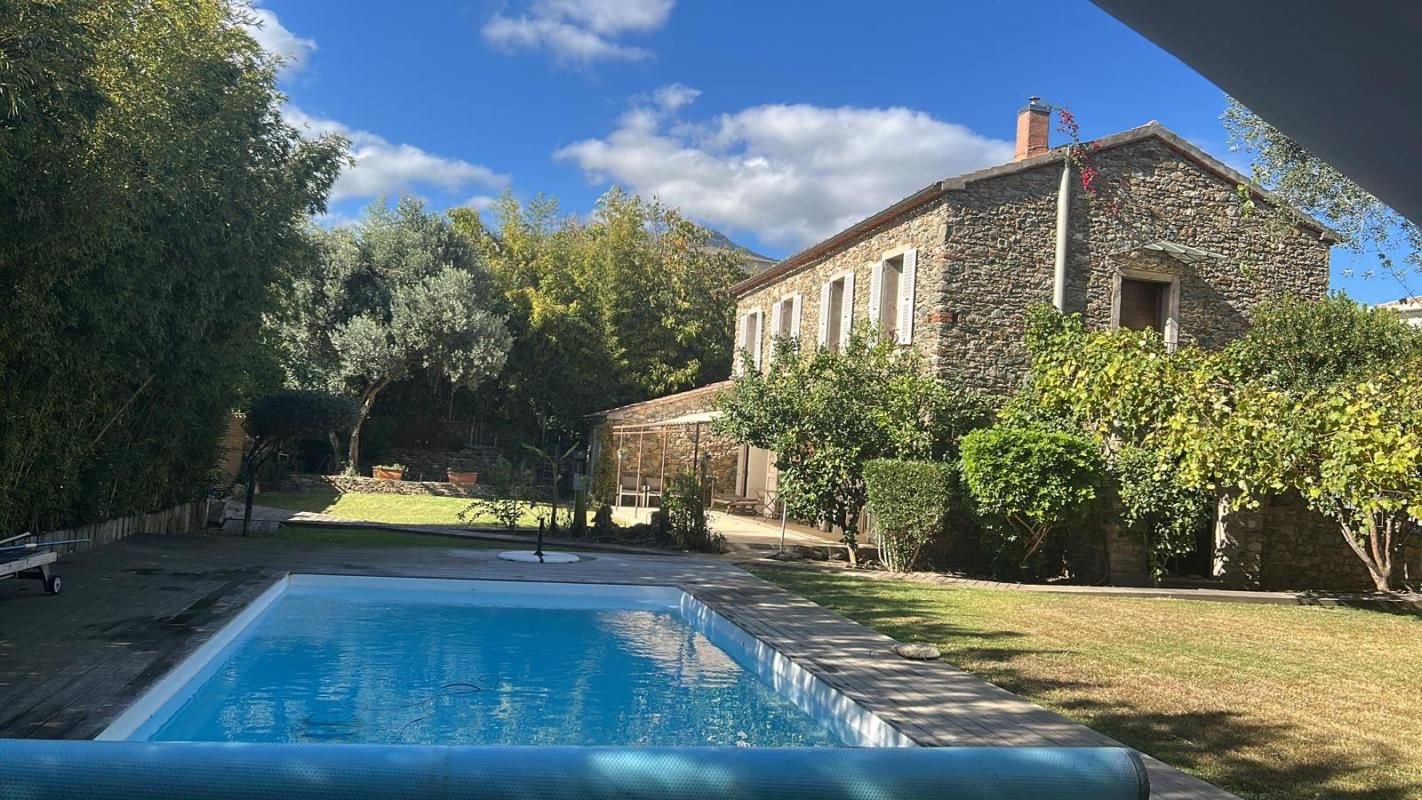 UNE EXCEPTION EN PLEIN C?UR DE VILLE - Maison de caractère de 190m² avec piscine et jardin de 600m²cciana 6 pièce(s) 190 m2