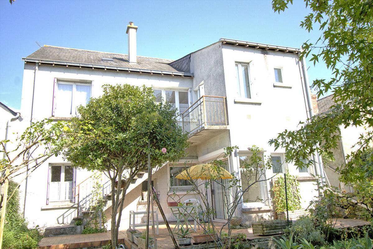 Maison de ville de 176 m²  avec Jardin à TRELAZE à 8 mn de la Madeleine