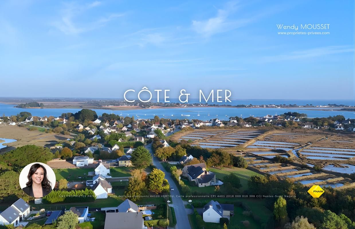Grand terrain constructible de 1200 m² à 3 minutes de la plage et commerces
