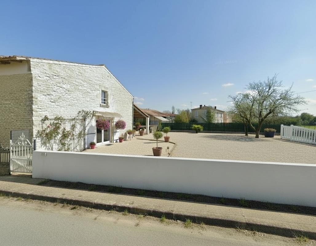 Maison rénovée Marais Poitevin 81 m² (79210)