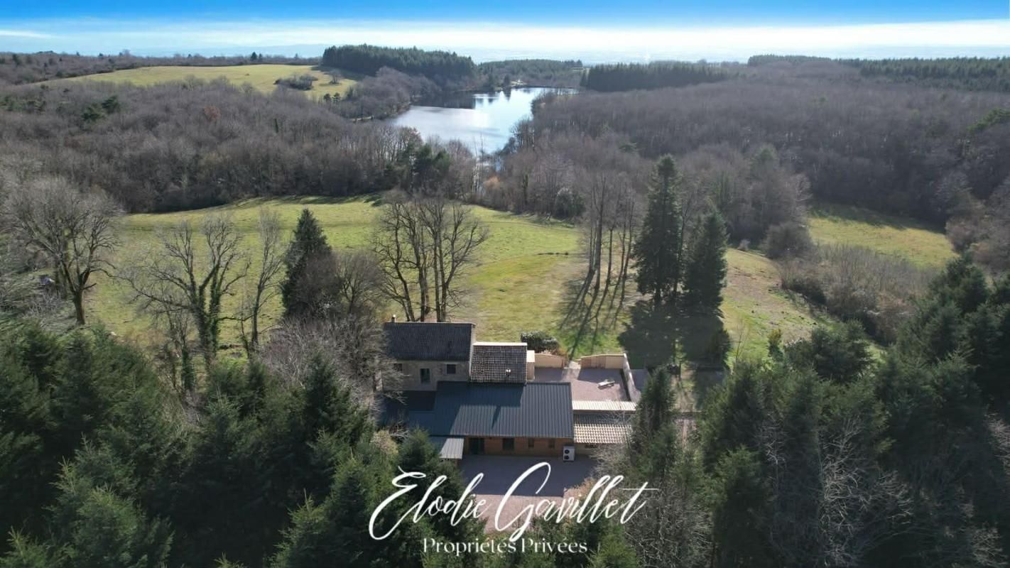 Propriété de caractère avec vue imprenable sur le lac de Saint Denis (11310)