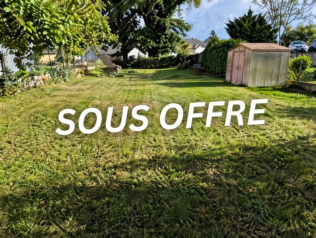 RARE - A vendre terrain constructible de 360 m2, plat, à 400 m du centre de Cléguer (56), 15 min de Lorient, 22 min de la mer (Larmor Plage)