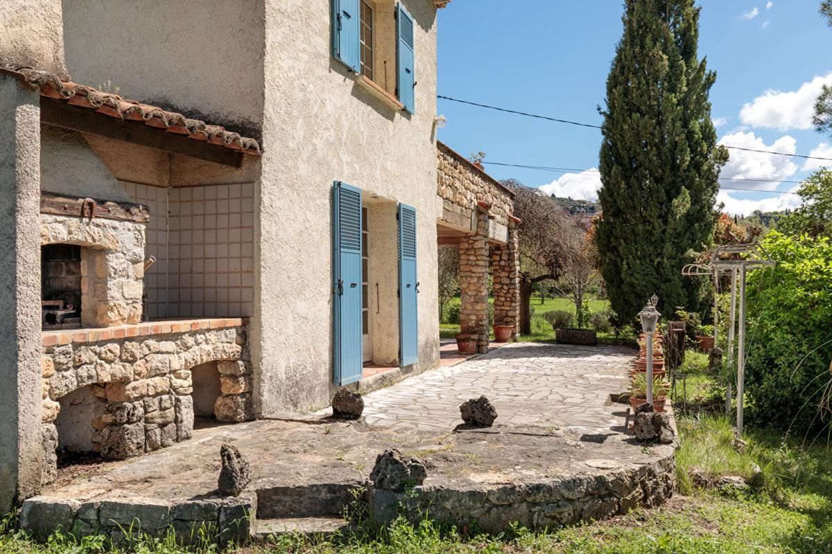 Maison de charme avec travaux au coeur de la nature à Fayence