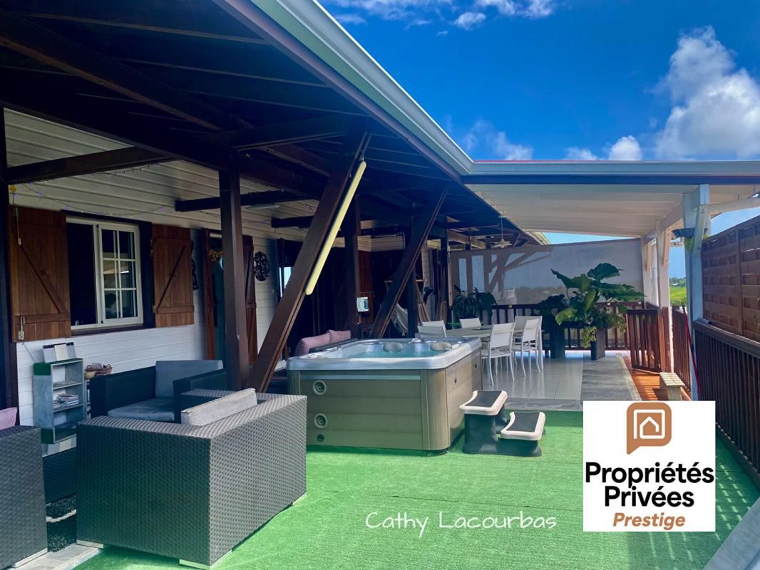 Villa d'architecte extraordinaire - Petit Bourg 8 pièce(s) 250 m2