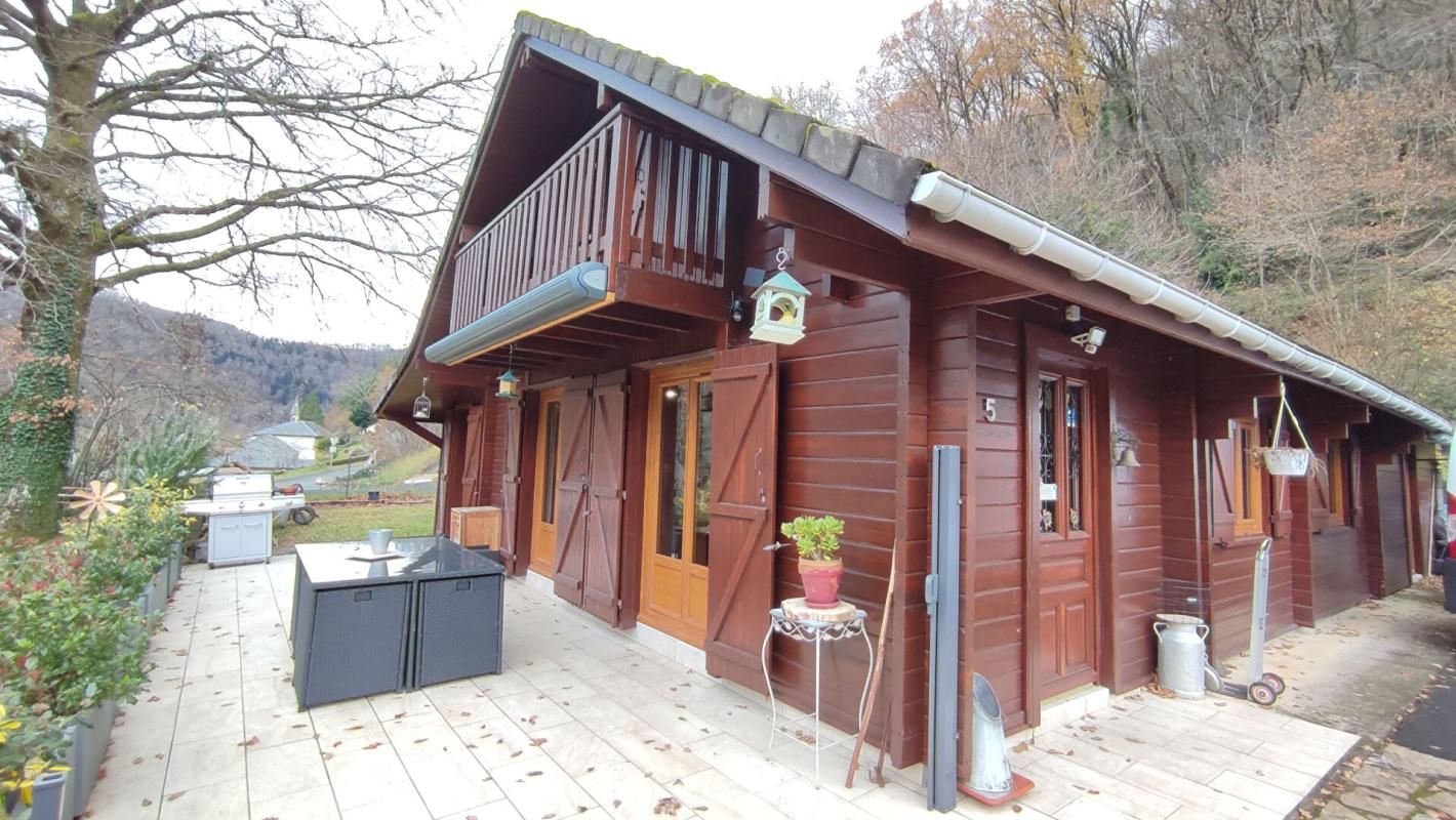 Chalet Soursac 8 pièces 115 m2