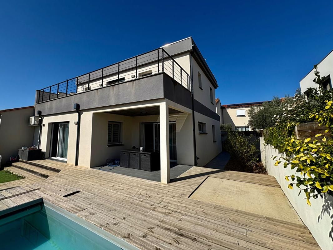 Villa familiale moderne, 4 chambres, jardin, garage et piscine