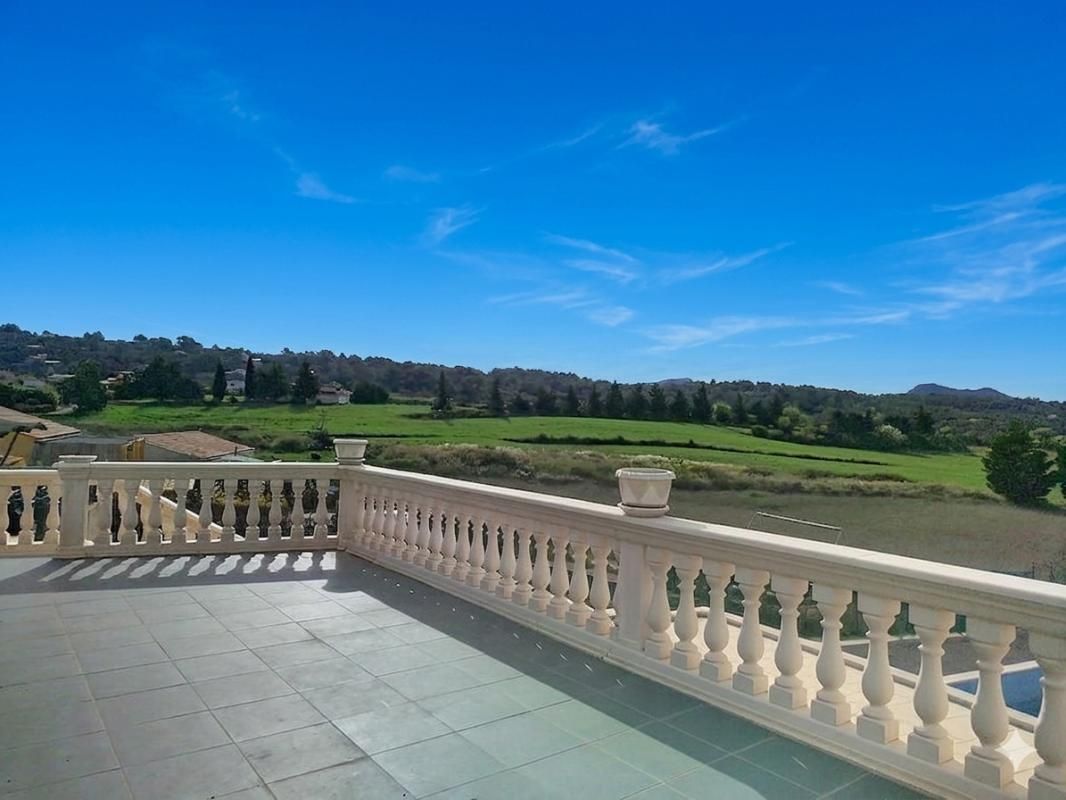 Maison individuelle de plain-pied avec piscine , Tavernes