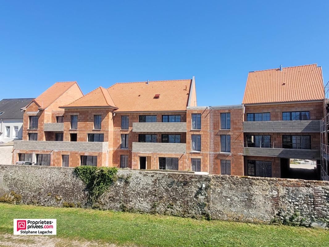 Appartement Montreuil Sur Mer 4 pièce(s) 118 m2 avec terrasse et 2 parkings