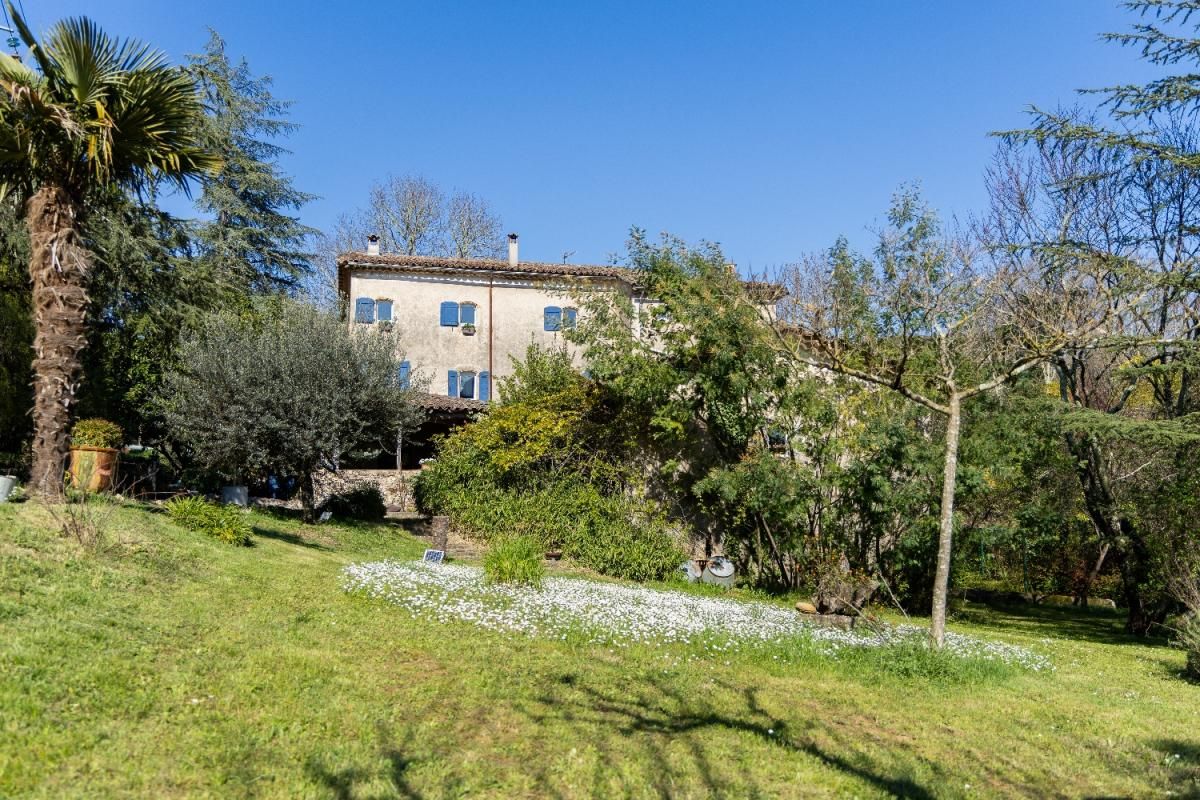 Mas en Cévennes avec gîte actif proche Anduze sur 8ha de terrain