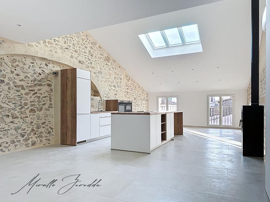 Jonquieres Saint Vincent Maison 5 pièces 177 m² avec exterieur et garage