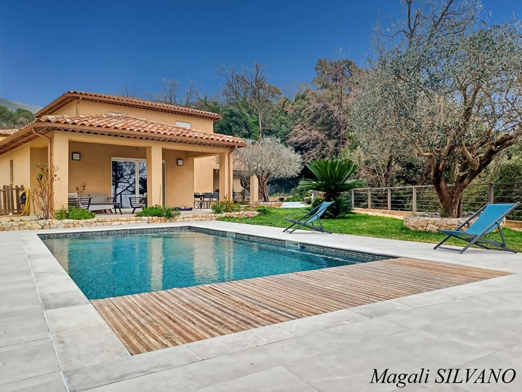 Villa F5 de standing récente proche village Spéracèdes