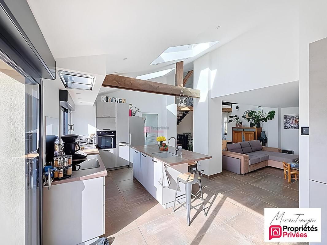 Maison de charme entièrement rénovée avec dépendance - Canly