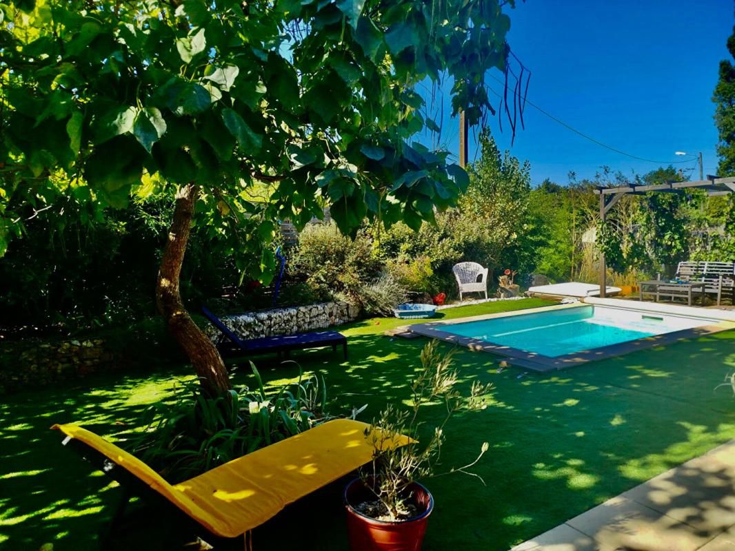 Maison avec piscine et double garage Saint Maximin La Sainte Baume 7 pièce(s) 130 m2