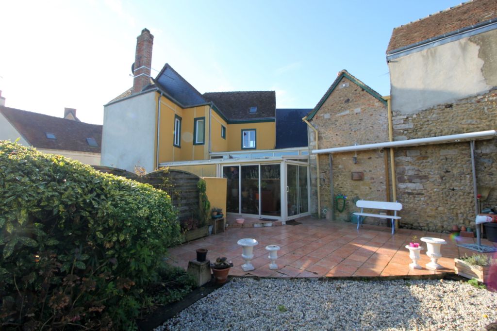 Maison - Bonnetable - 7 pièces - 6 chambres - 226 m²