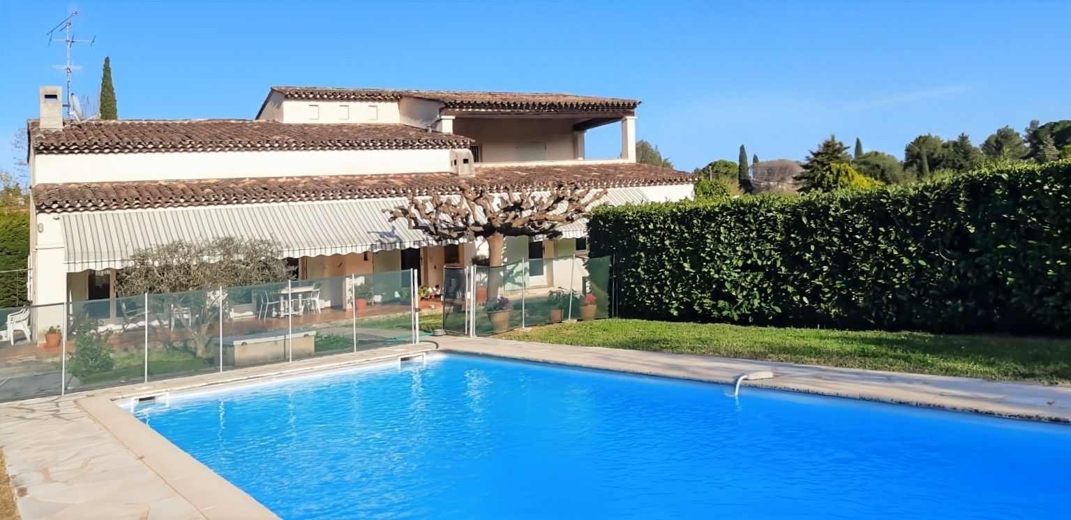 Superbe villa lumineuse à 200 m du centre-ville