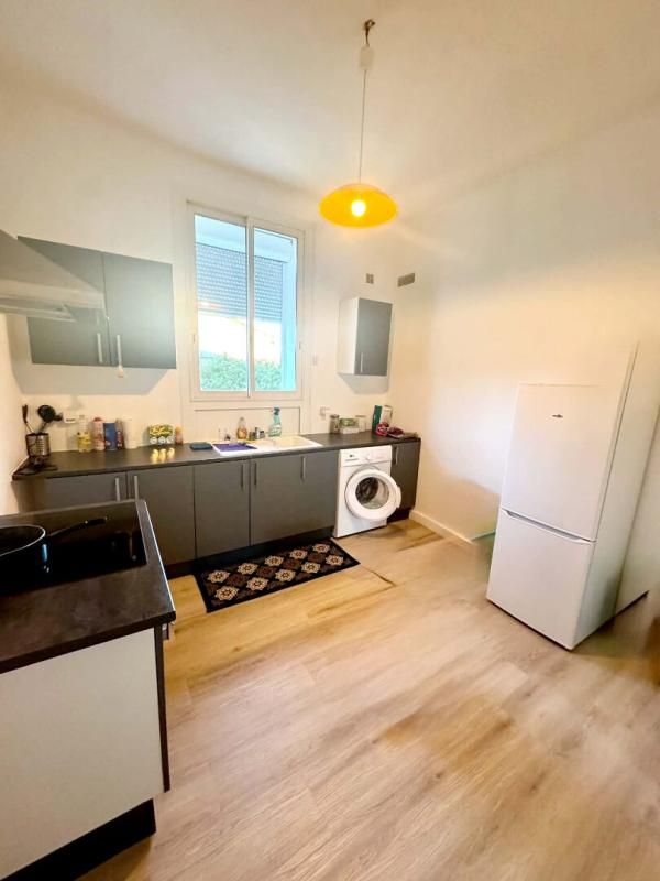 Appartement Istres 2 pièce(s) Avec Terrasse et Beau JARDIN