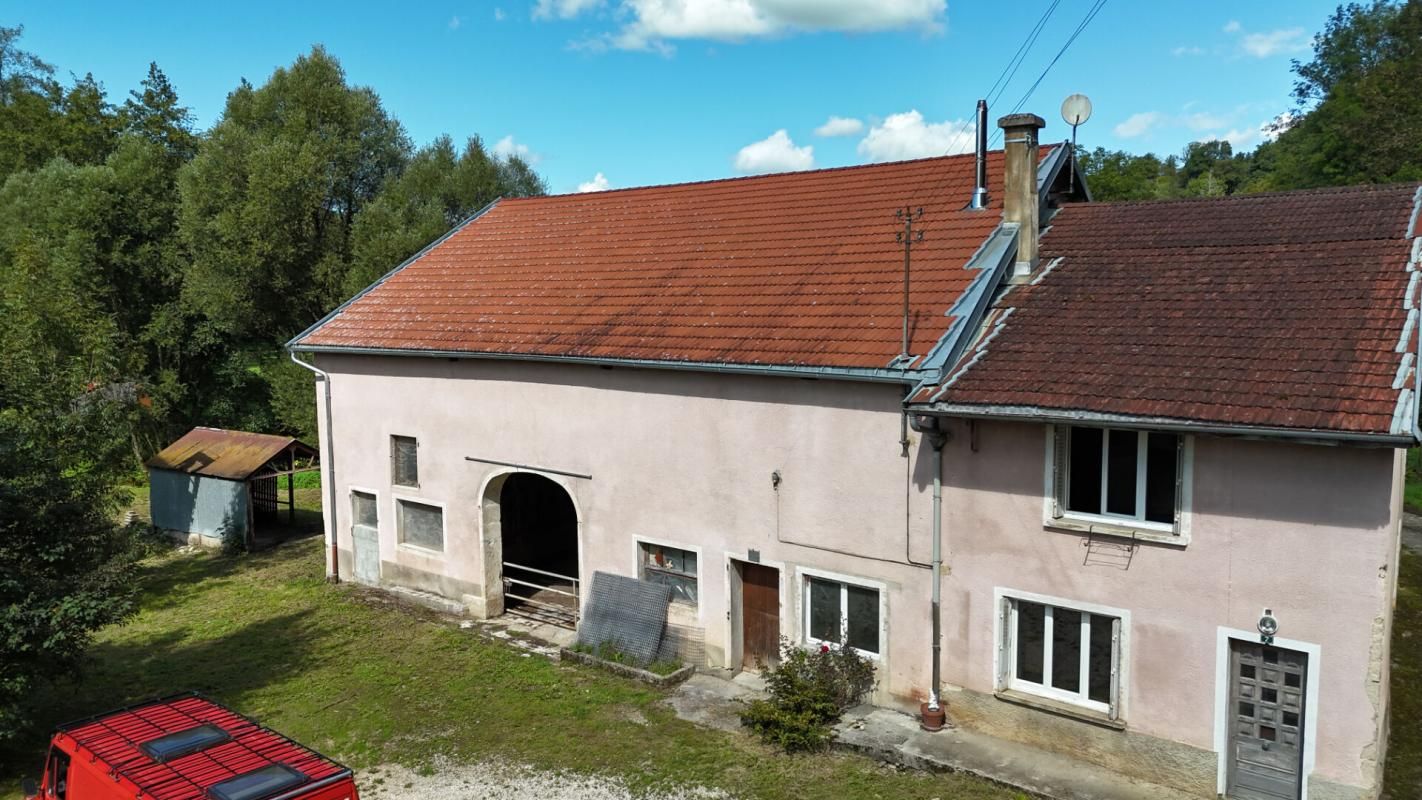 Propriété en bord de rivière sur 2 hectares