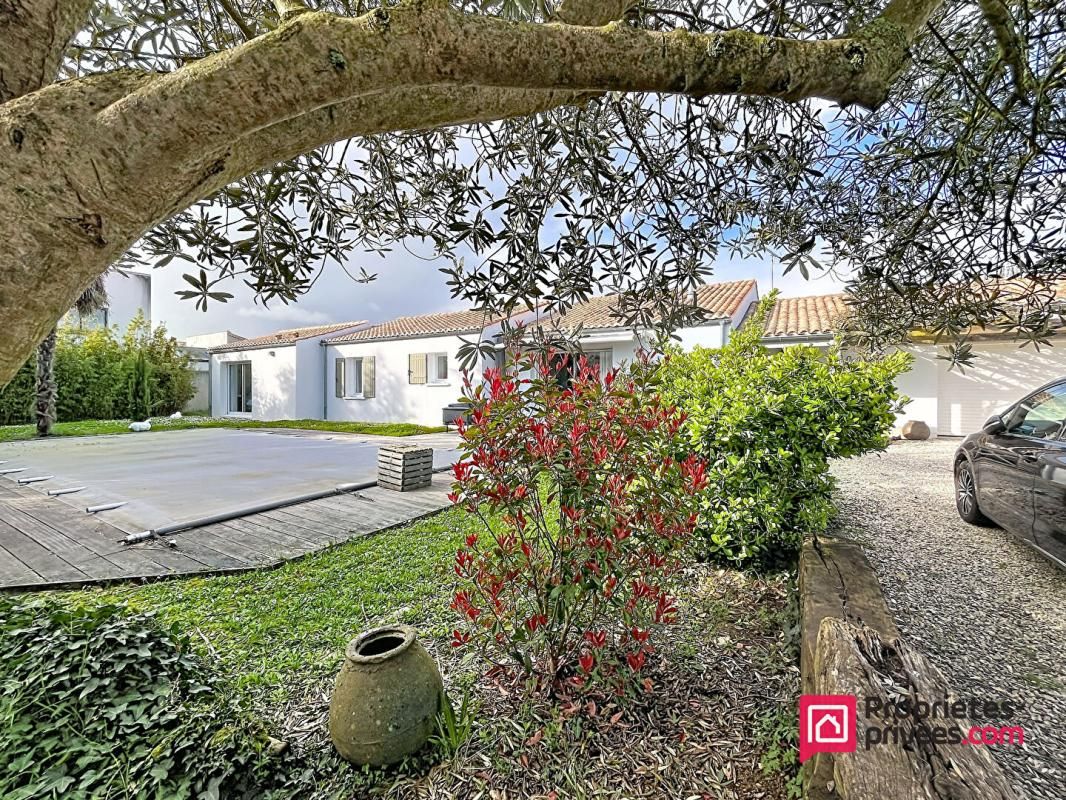 Marsilly - Maison familiale 4 chambres avec piscine, jardin, garage