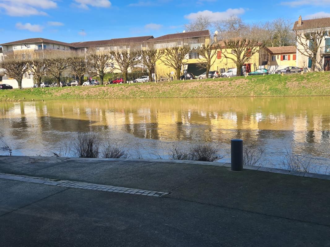 Mont de Marsan centre - Immeuble 1200m² à réhabiliter en logements ou à exploiter en locaux professionnels