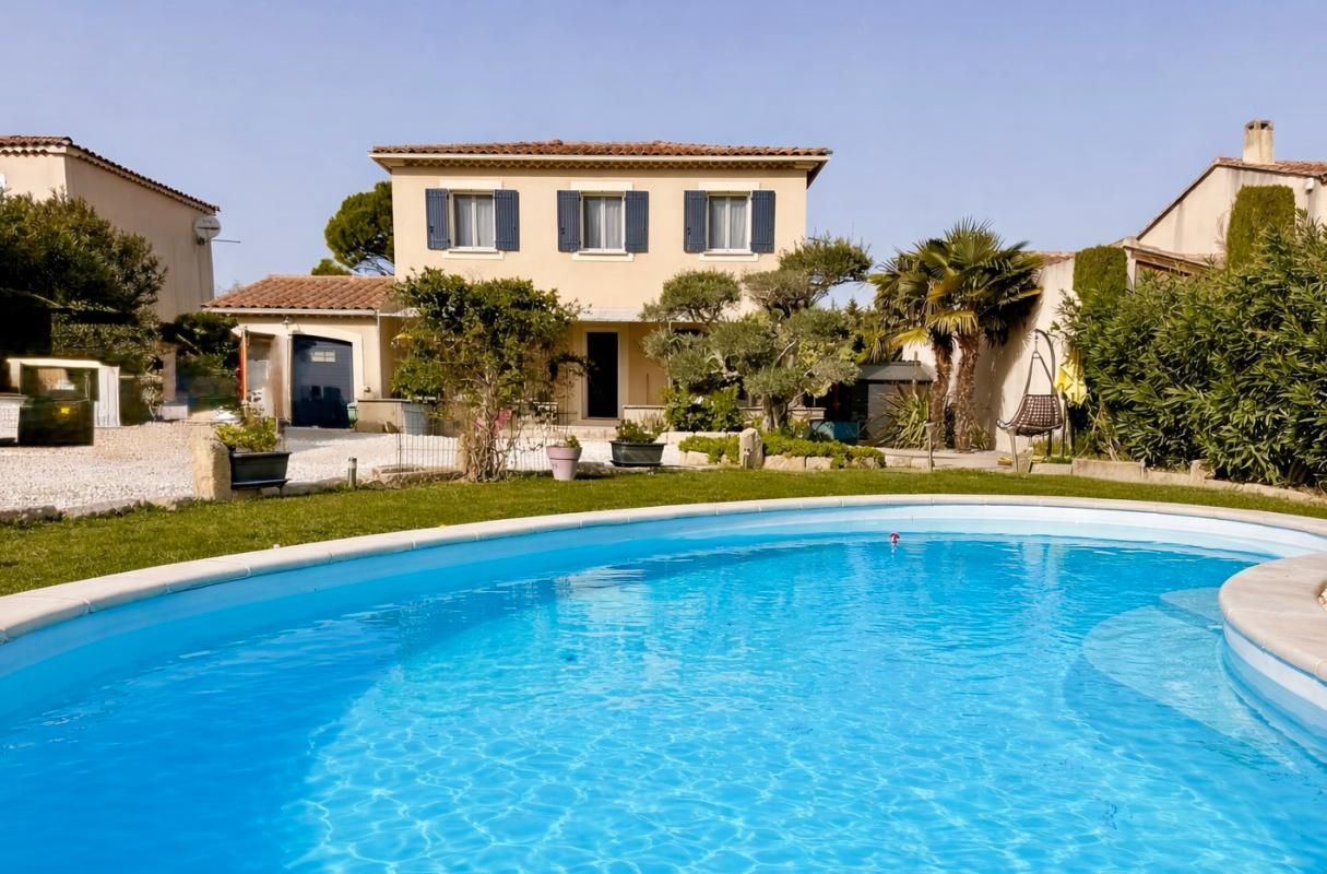 À VENDRE MAISON À GRAVESON - CENTRE VILLE AVEC PISCINE