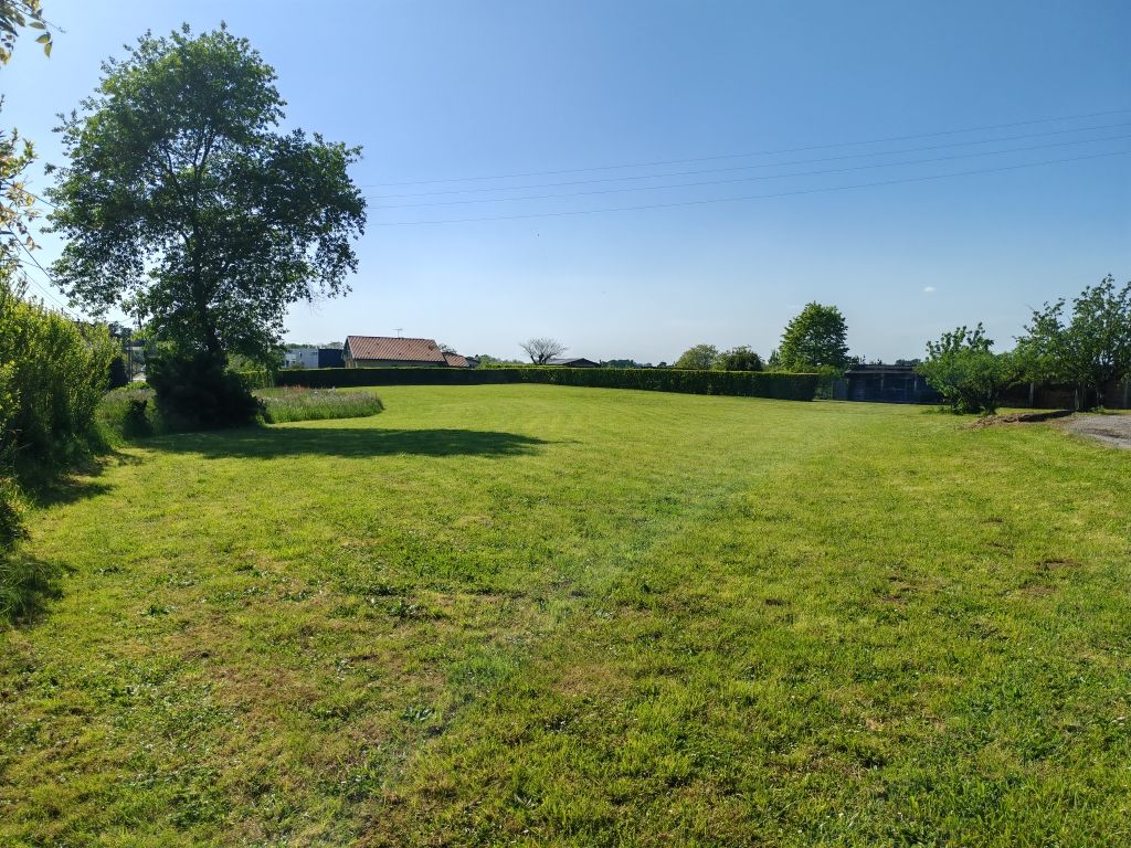 TERRAIN 800M2 20 MINUTES DE DAX 5 DE HINX