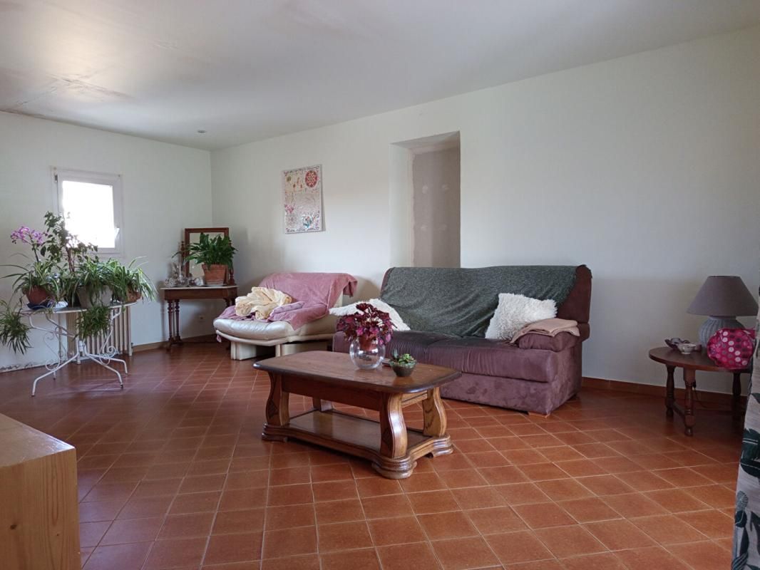 Maison de village 101m², 3 chambres avec jardin arboré Malataverne 159 000HAI