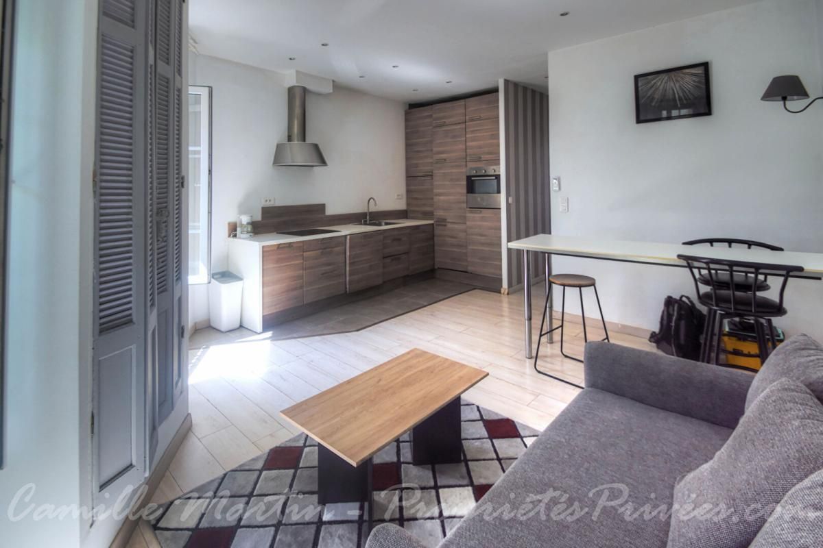À vendre ? Appartement 2 pièces + bureau ? 47 m² ? Saint-Raphaël centre-ville (tout à pied)