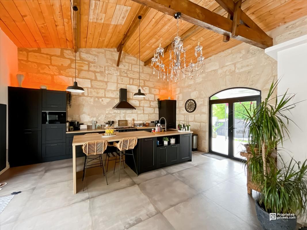 Prestations haut de gamme pour cette demeure en pierre à Cambes