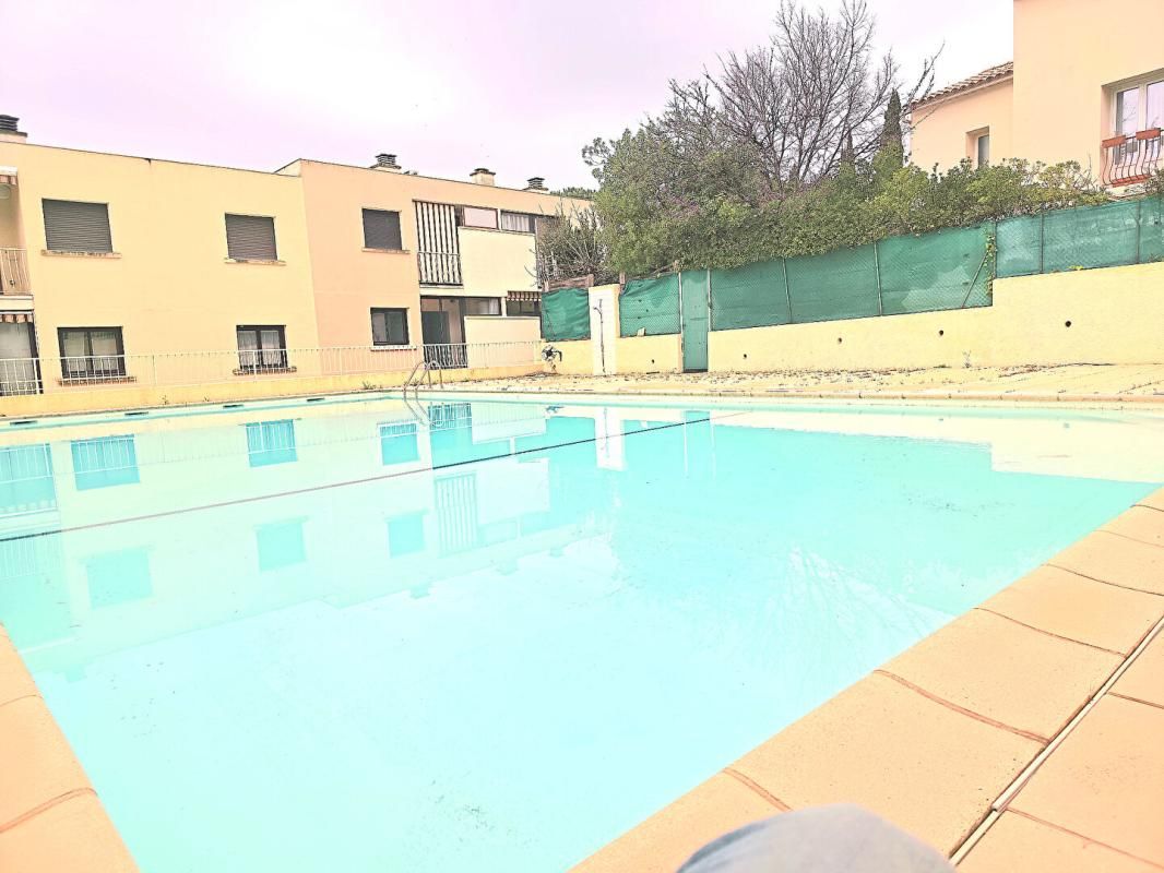 APPARTEMENT 70M2 EN T3 À Cavalaire-sur-Mer Charmant T3 entièrement rénové avec terrasse, piscine et parking