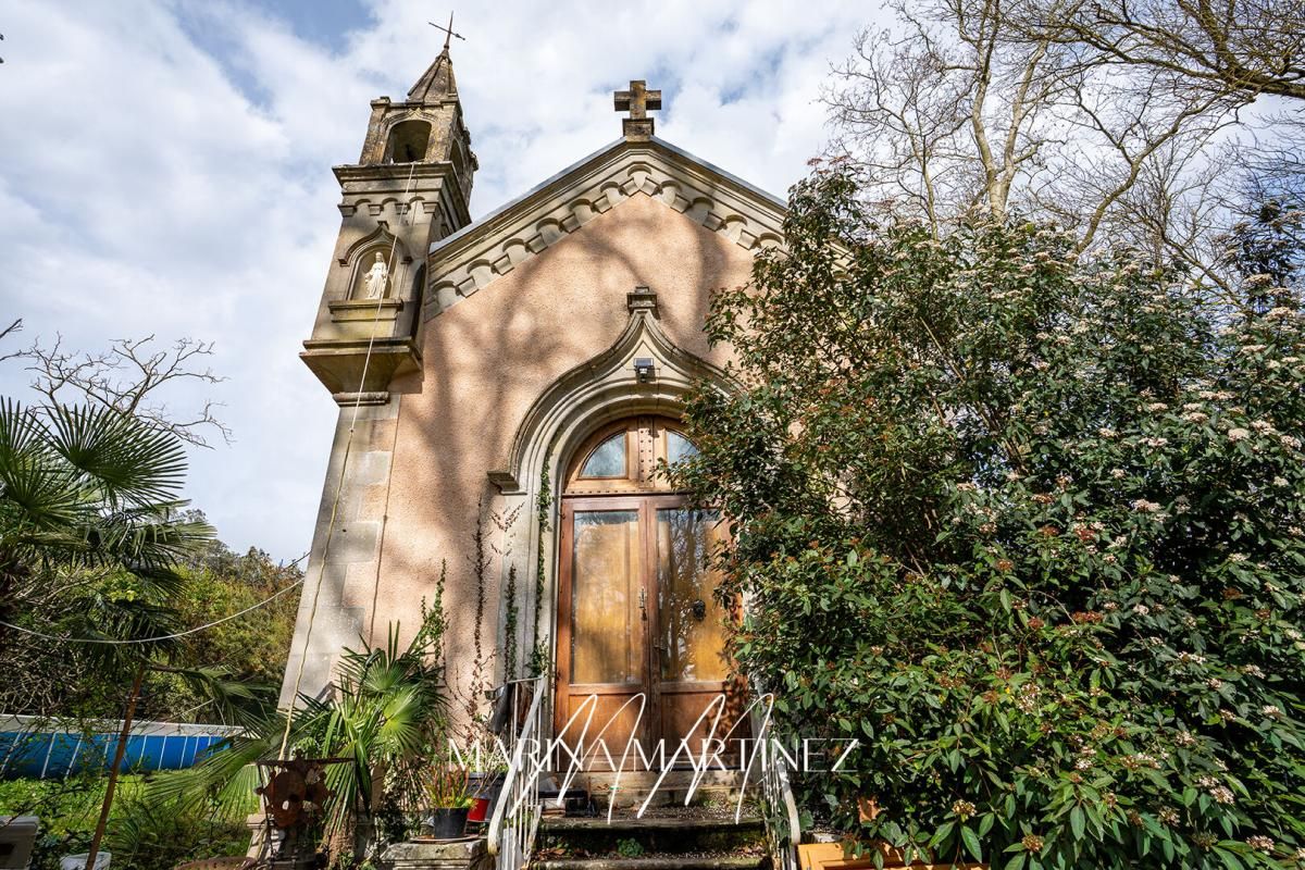 Ancienne chapelle, rénovée de plus de 120m2 sur 1690m2 de terrain