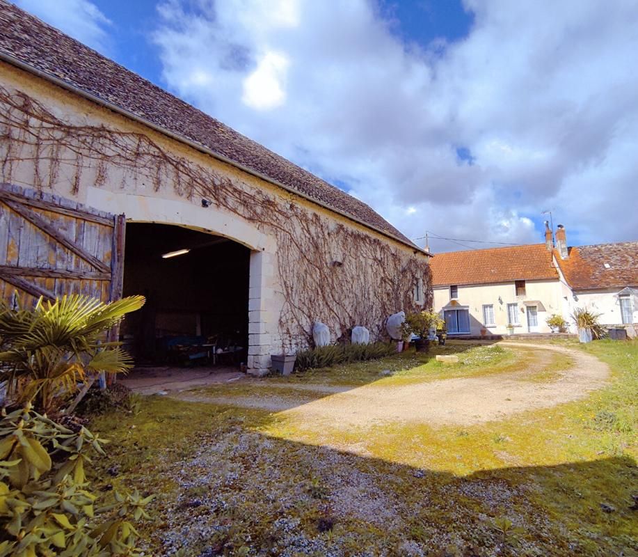 Maison de pays Preuilly Sur Claise 85 m2 avec Grange 250 m²