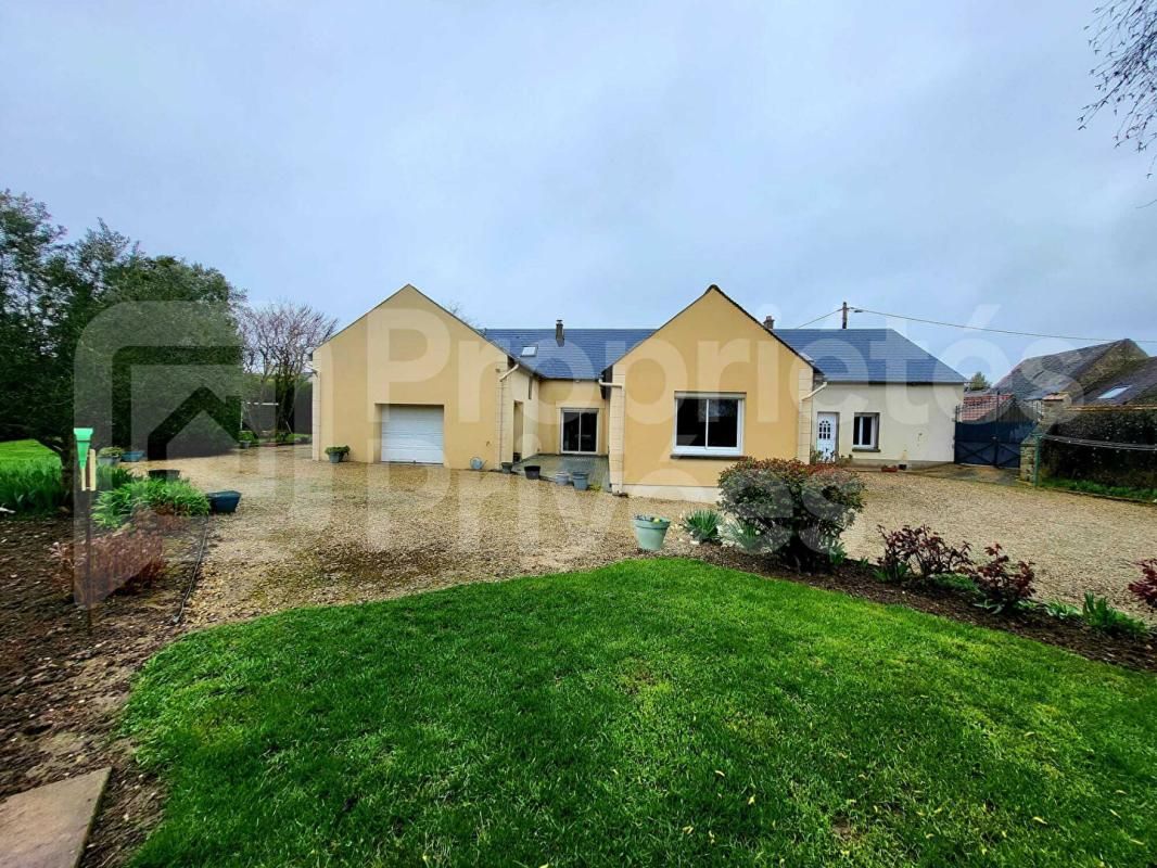 Maison non mitoyenne, 4 chambres, garage, dépendances et jardin
