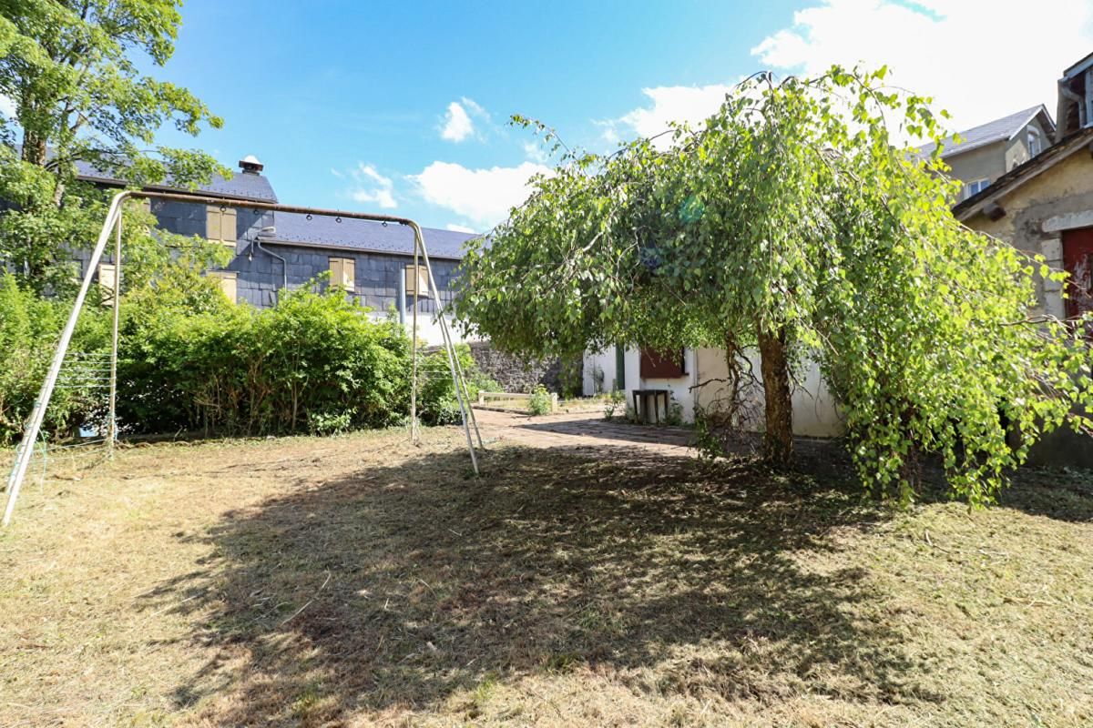 À vendre - Ensemble immobilier avec terrain de 751 m² au coeur de Lacaune