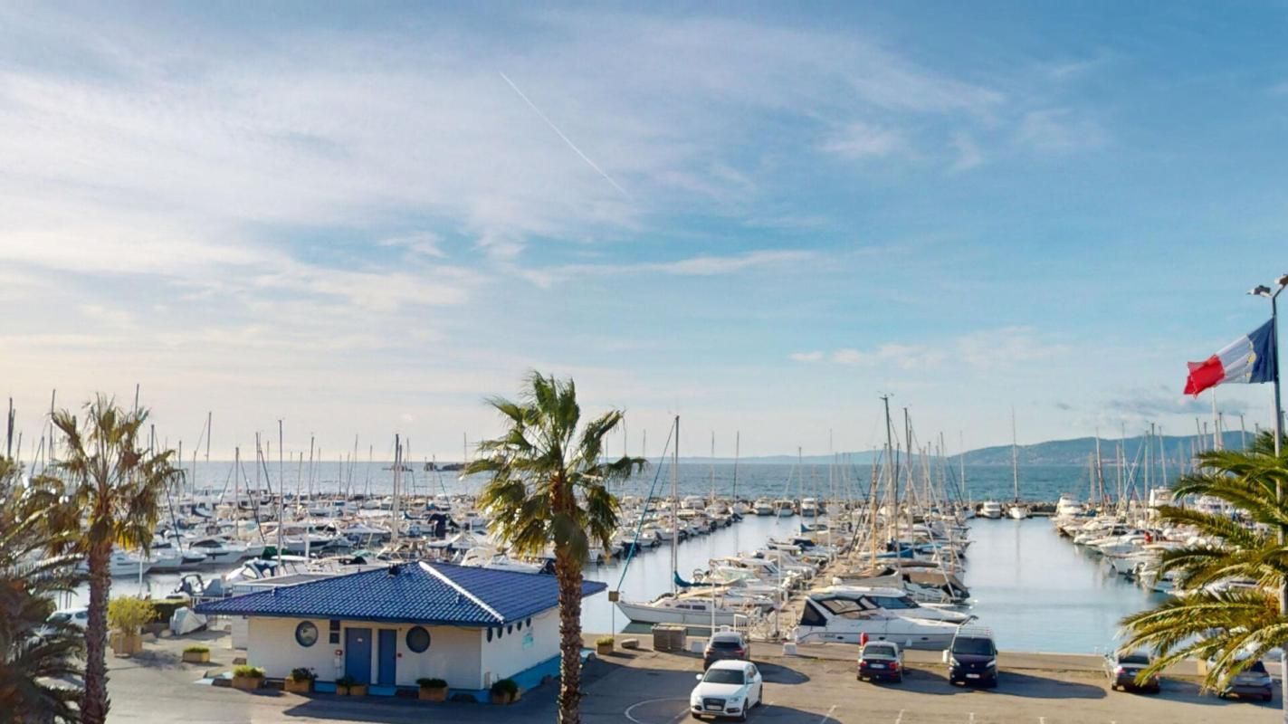 SAINT-RAPHAËL - SANTA LUCIA - APPARTEMENT 3 PIÈCES 71.47 m2 AVEC VUE MER ET PORT