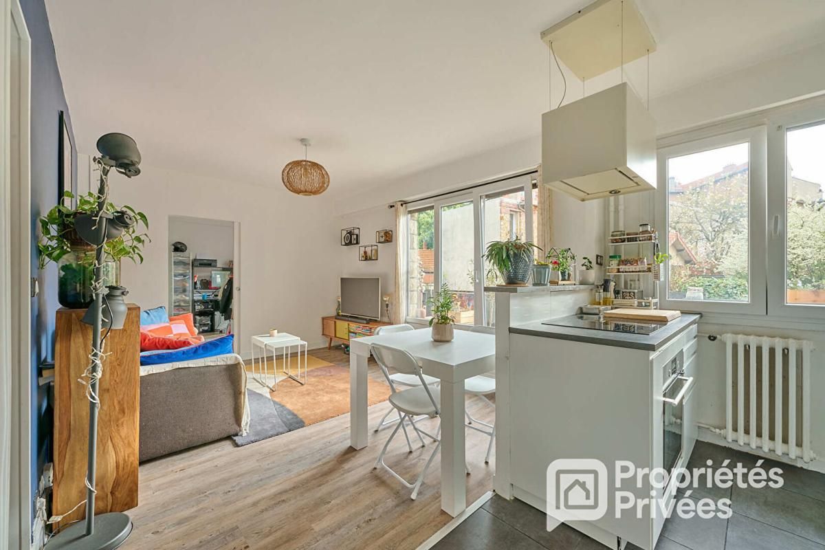 Appartement 4 pièces, avec balcon, cave, parking