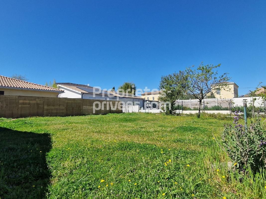 Terrain constructible hyper centre