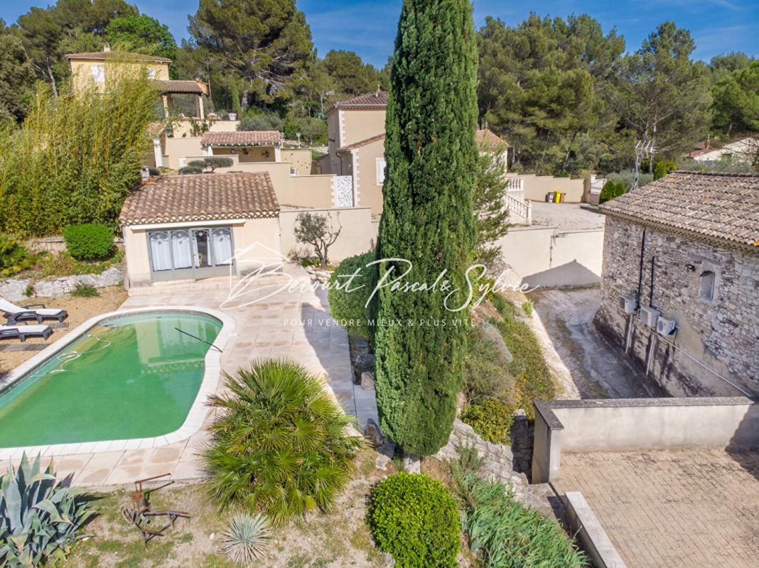 Ancienne Bergerie 1800 en pierre avec piscine