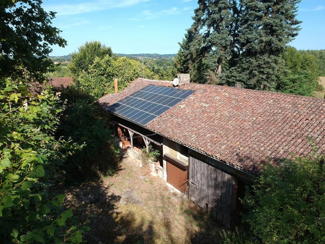 82130, Lafrançaise - Maison / Fermette isolée 242 m² , 7 p., 4 ch. , sur terrain de près de 1Ha. avec 4hA supplémentaires en option