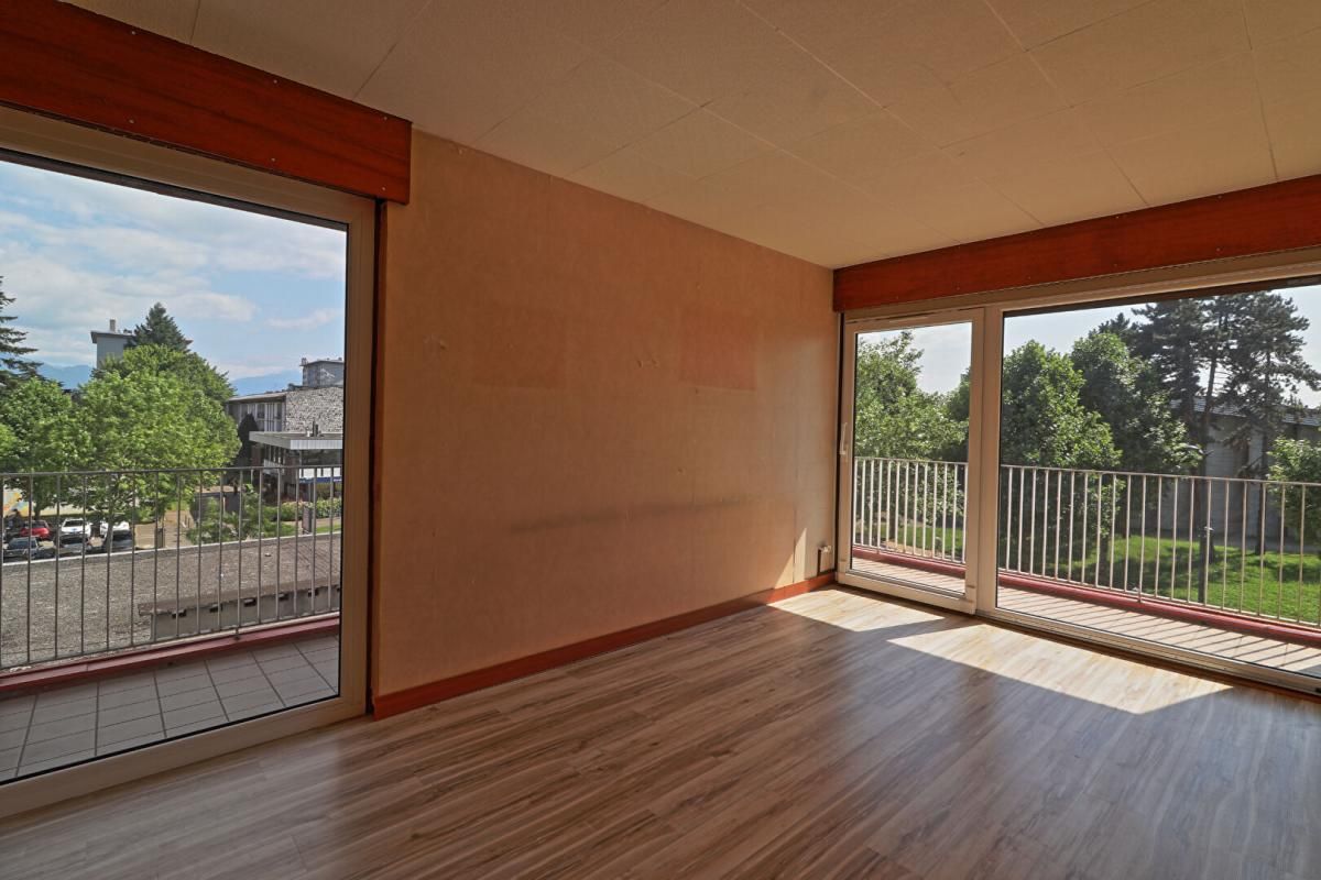 Appartement Annecy 3 chambres, 87.50 m² avec balcons et cave