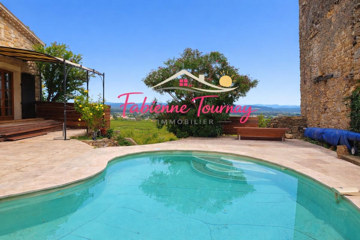 Maison de village en pierre, avec vue, 4 chambres, piscine chauffée