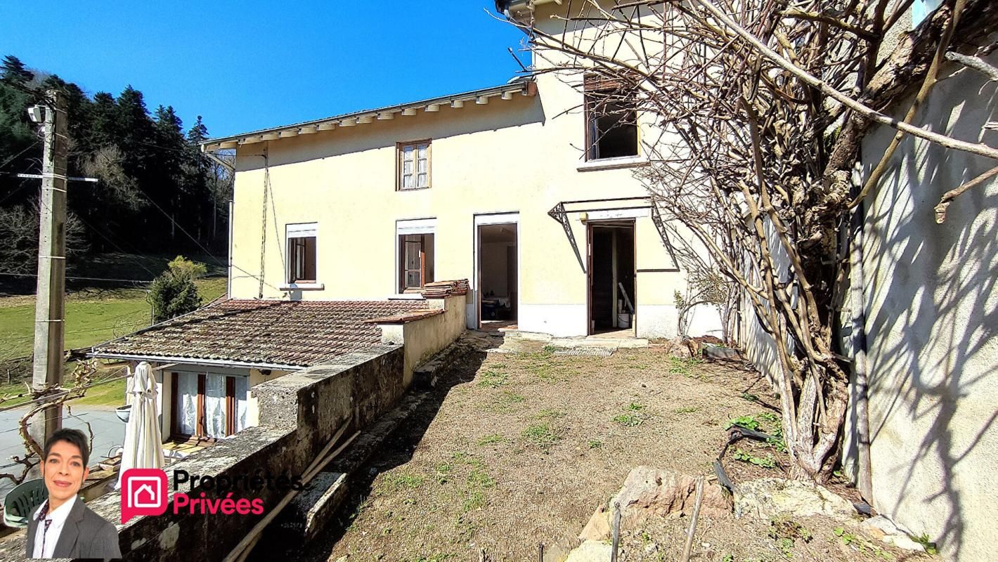 SEVELINGES (42460) Maison à la campagne avec jardin, garage et dépendances
