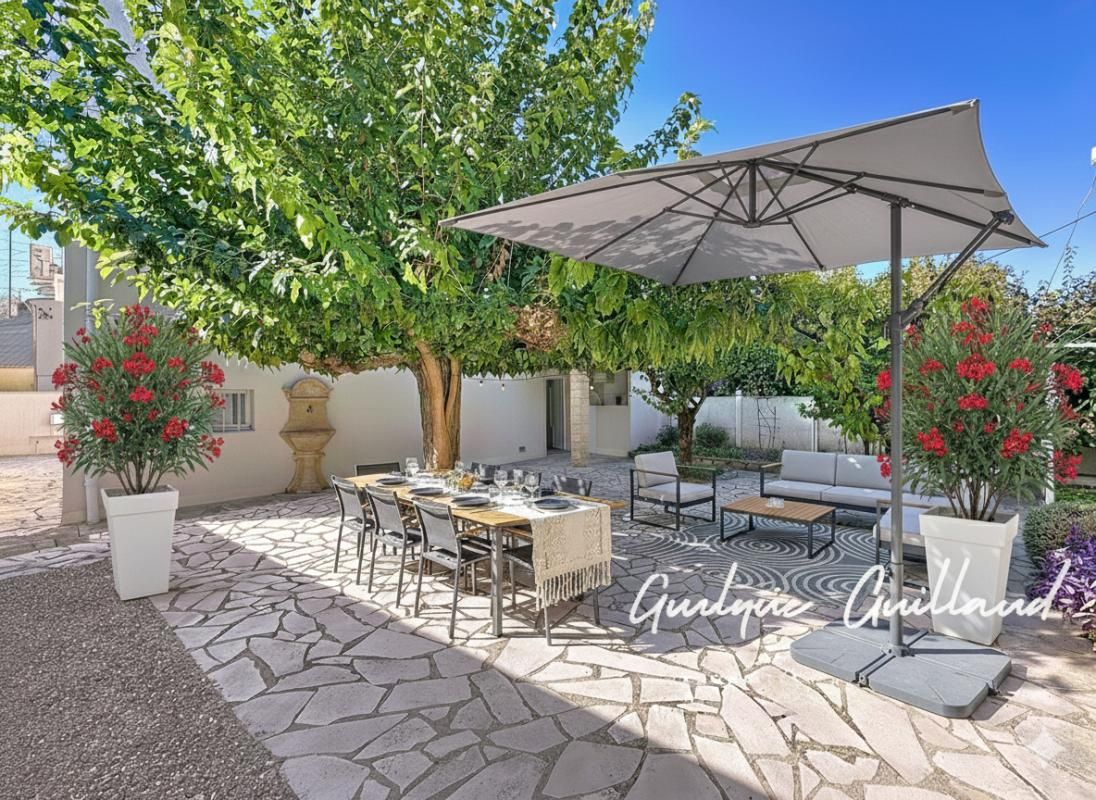 Maison de ville avec jardin et garage 5 pièces-Nîmes Jean-Jaurès