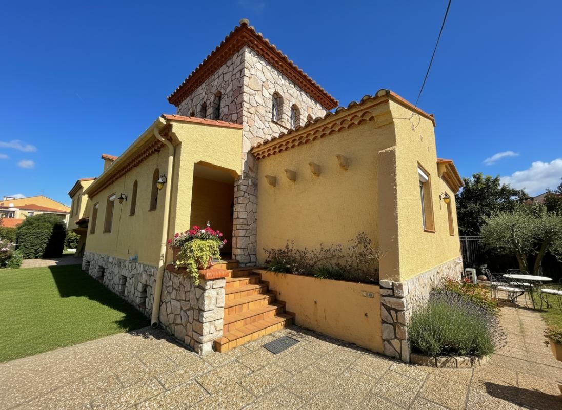 Maison Elne 10 pièce(s) 400.5 m2