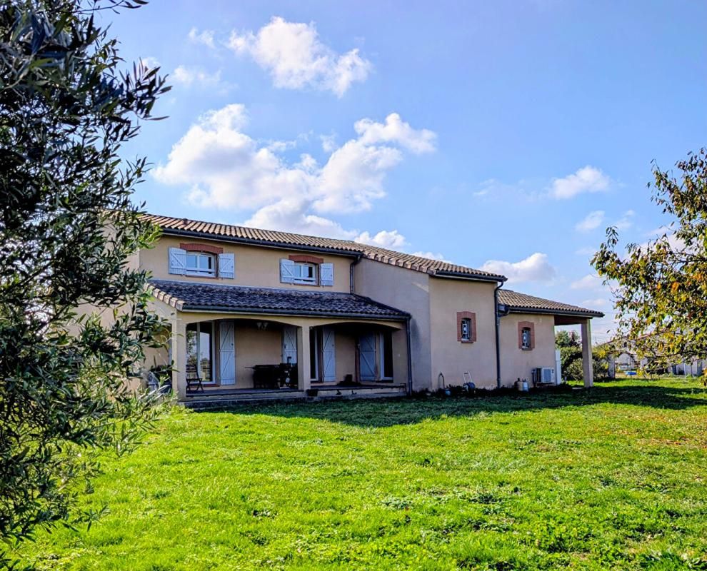 Maison St-Elix-Le-Château 6 pièces165 m2 sur terrain de 1,5 hectare