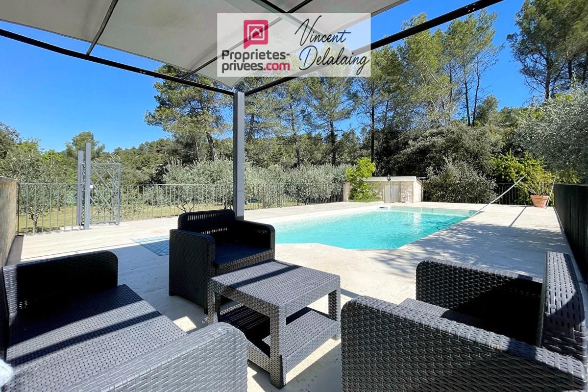 Très belle maison T7-8 avec piscine sur grand terrain