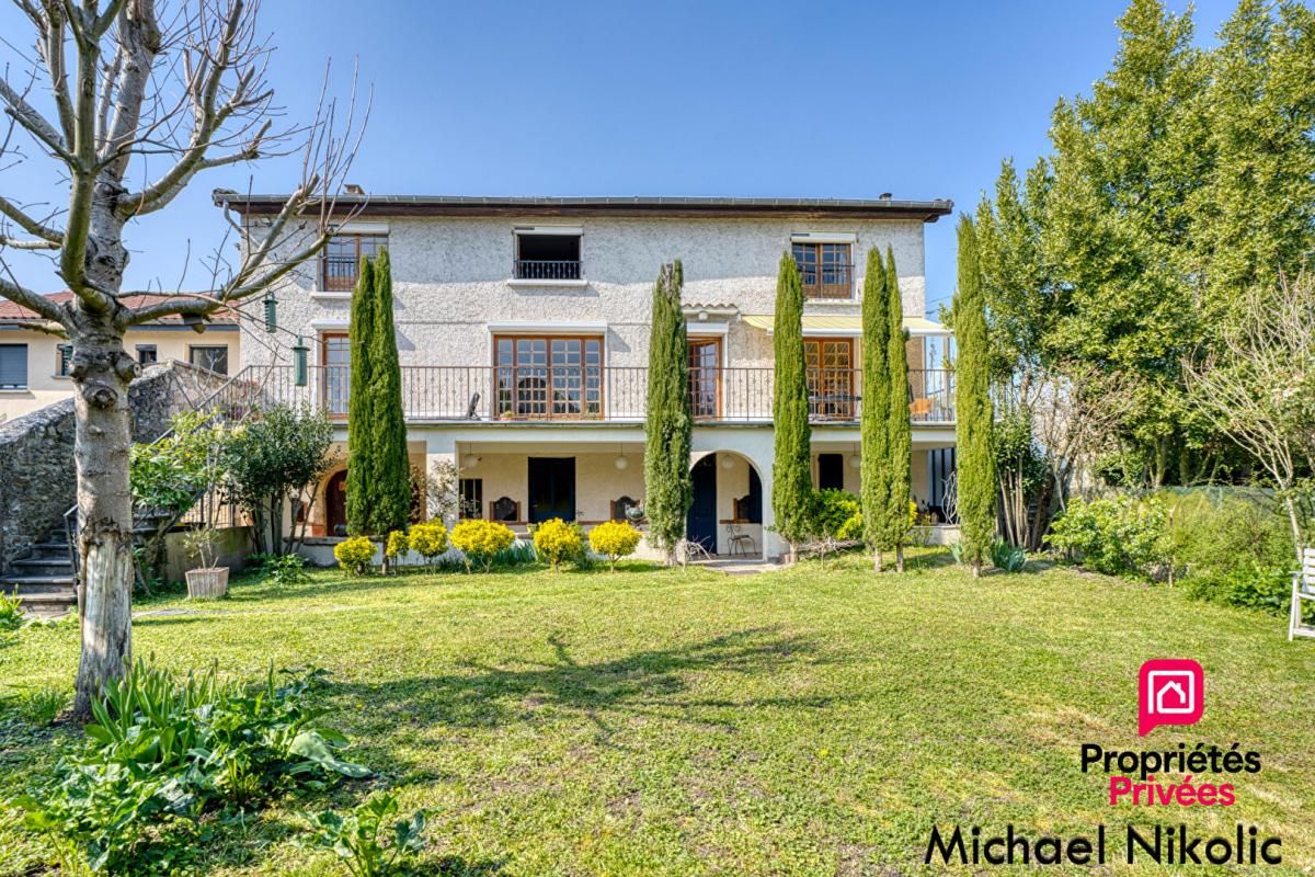 Belle demeure Condrieu 11 pièce(s) 450 m2