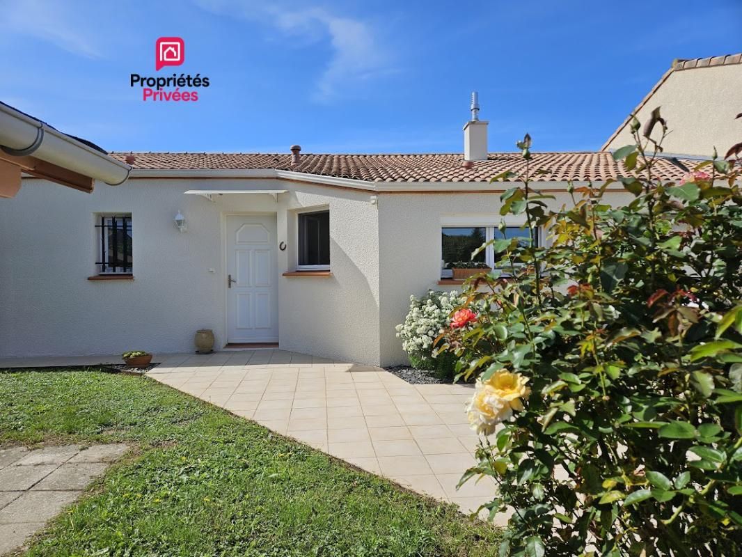 Maison plain-pied 95 m² - 3 chambres - piscine - garage - terrain 660 m² - Boé