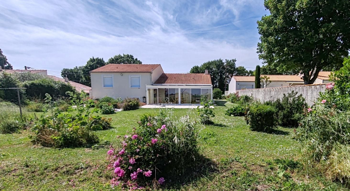 Maison Bourgneuf 155 m2, 4 chambres, parcelle de 1180m2