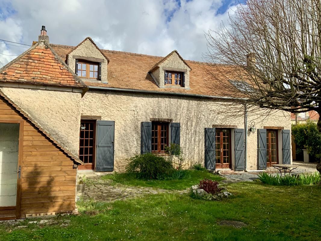 Belle longère de 130 m² avec son jardin bucolique - Salins