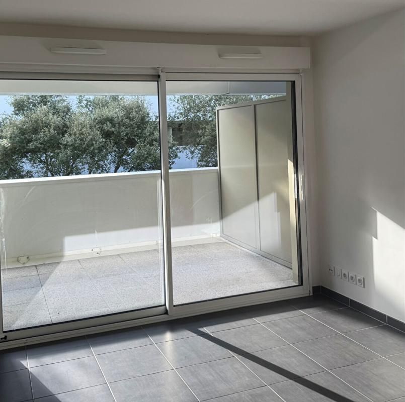 Anglet central 3 pièce(s) 65 m2 + terrasses/loggias + pkg intérieur